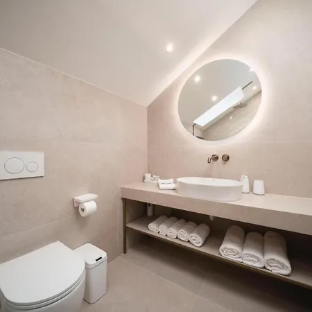 Patricia & Gemini Luxury Split