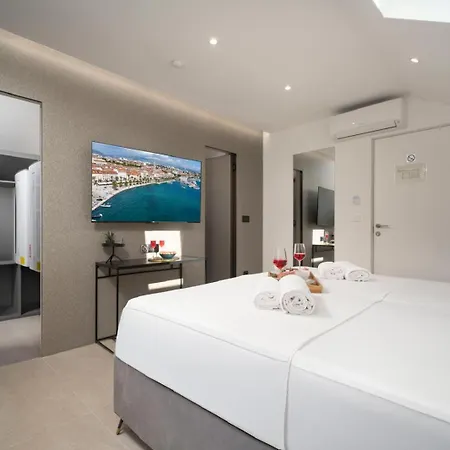 Patricia & Gemini Luxury شقة