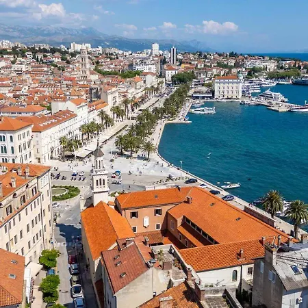 Patricia & Gemini Luxury 公寓