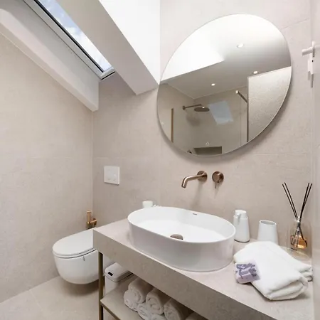 Patricia & Gemini Luxury * Split