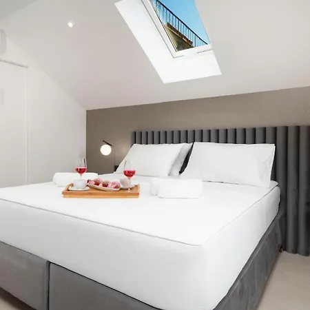 Patricia & Gemini Luxury * Split