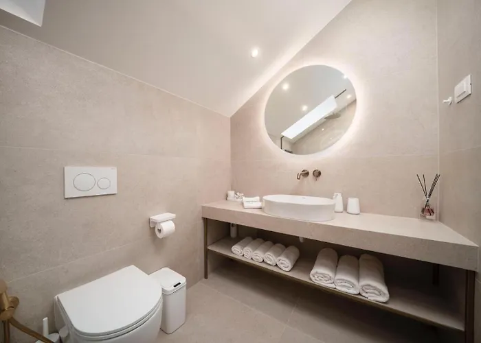 Patricia & Gemini Luxury Split